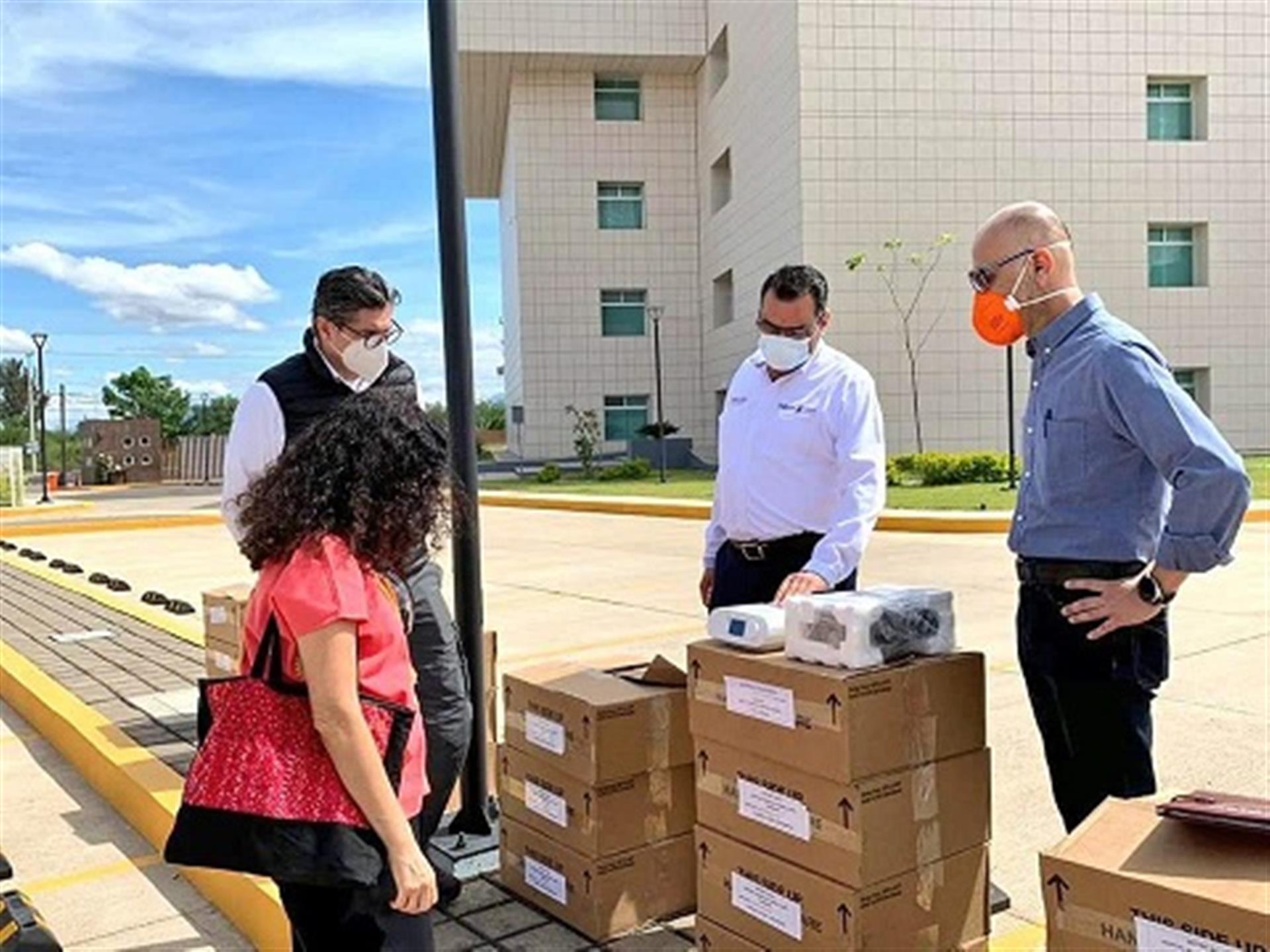 Gobiernos estatal y federal fortalecen al Sector Salud con más ventiladores, camas y personal médico