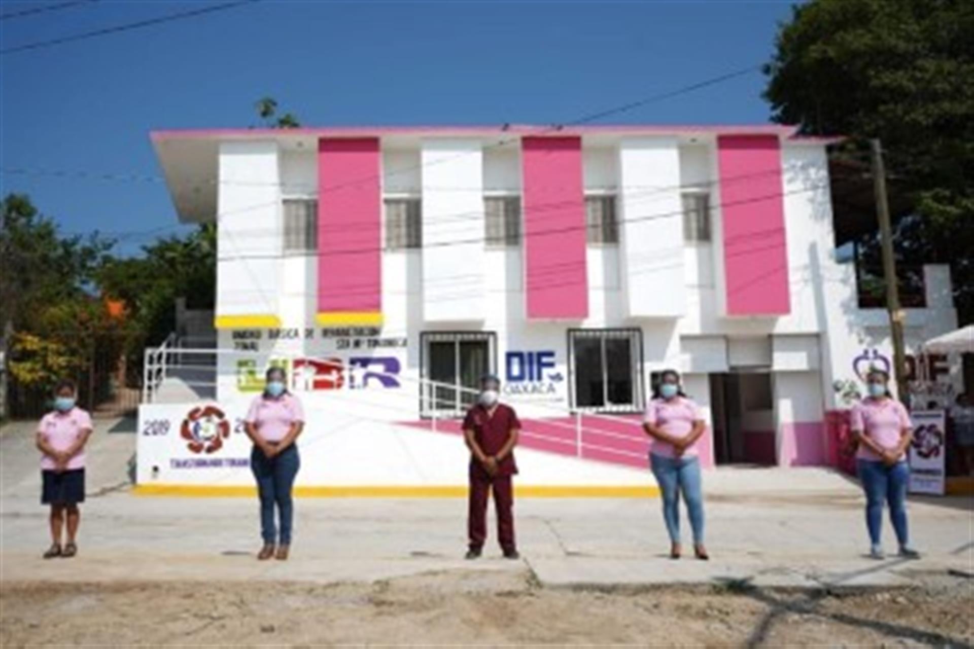 Inaugura DIF Estatal Oaxaca Unidad Básica de Rehabilitación en Santa María Tonameca