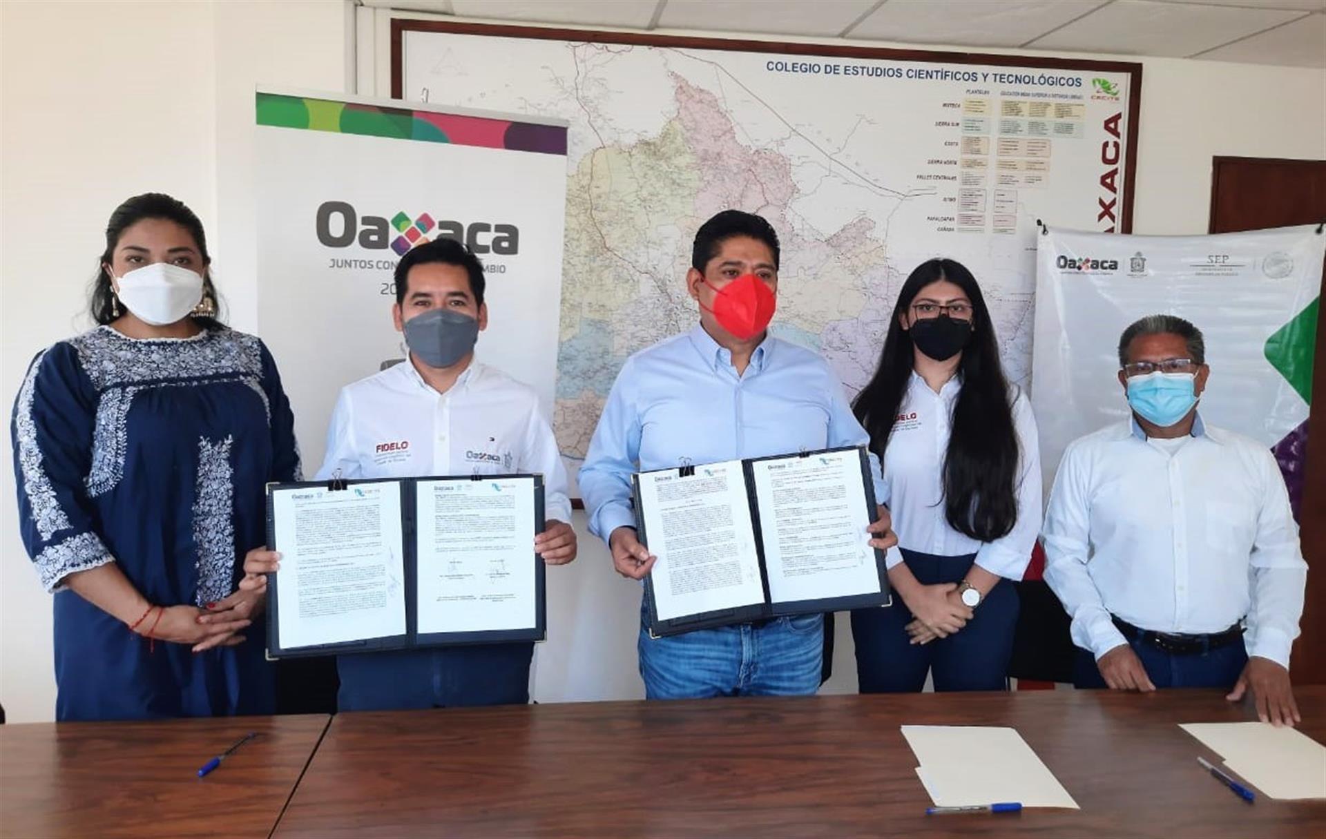 Firman CECyTEO y Fidelo convenio de colaboración para impulsar la Educación Dual