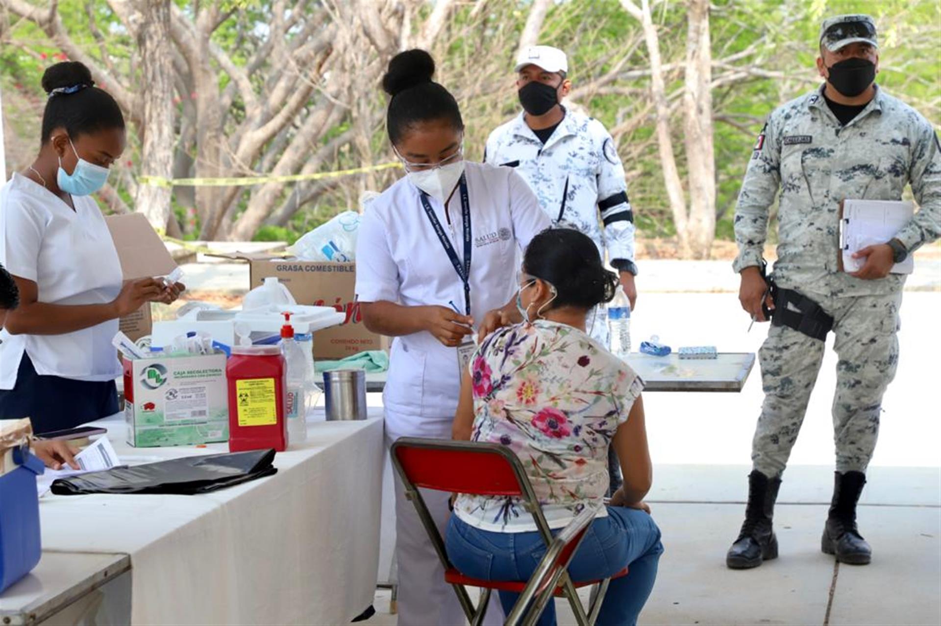 Con más de 35 mil dosis aplicadas en un día, Oaxaca rompe récord de vacunación