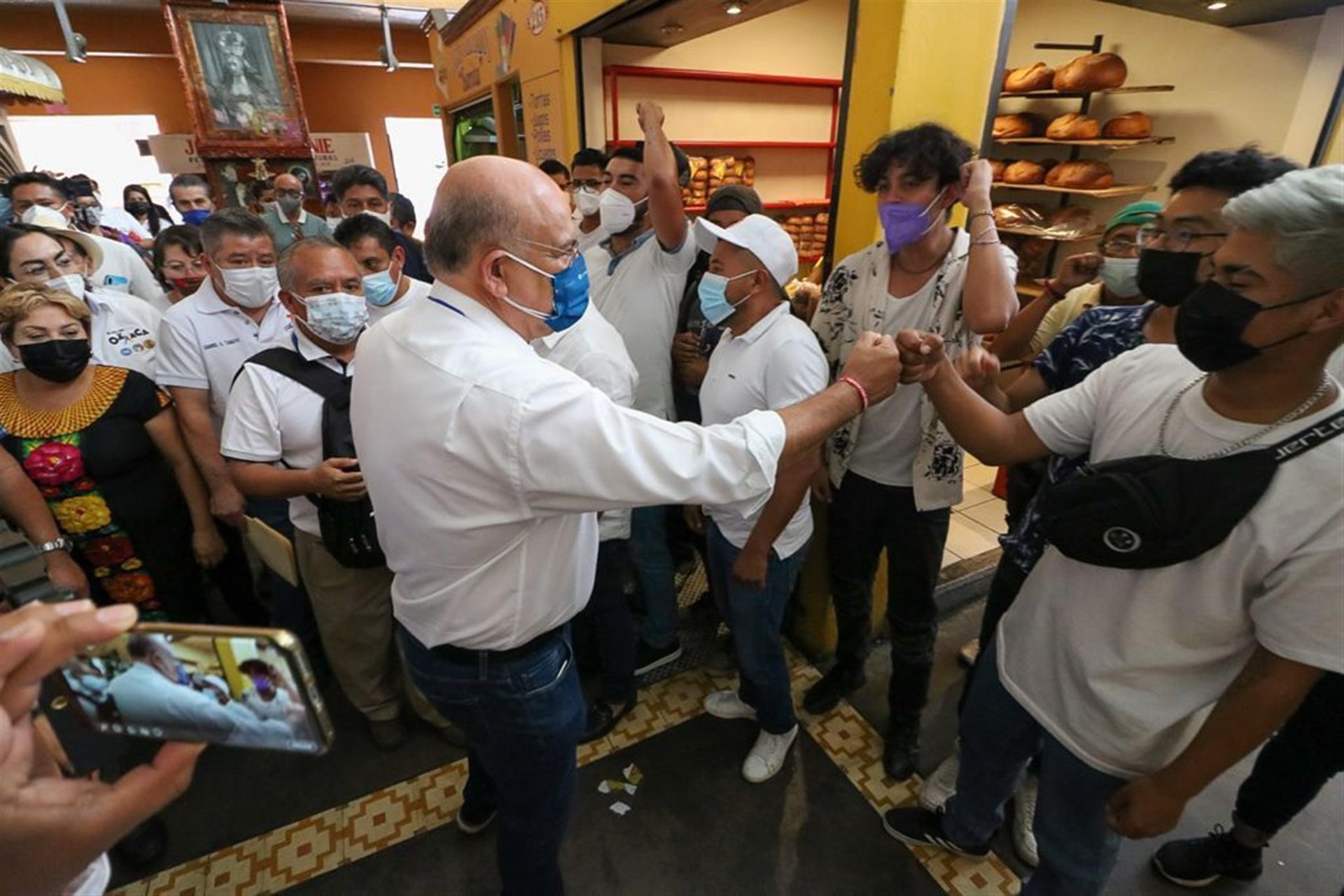 Mercados oaxaqueños firmes con Javier Villacaña