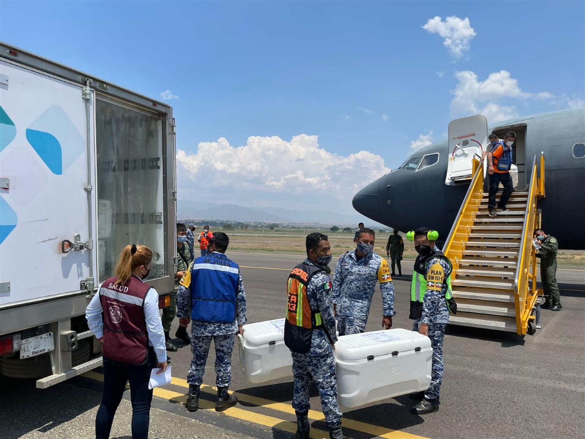 Arriba a Oaxaca nuevo cargamento de vacunas contra la COVID-19 de la farmacéutica Sinovac Biontech Ltd