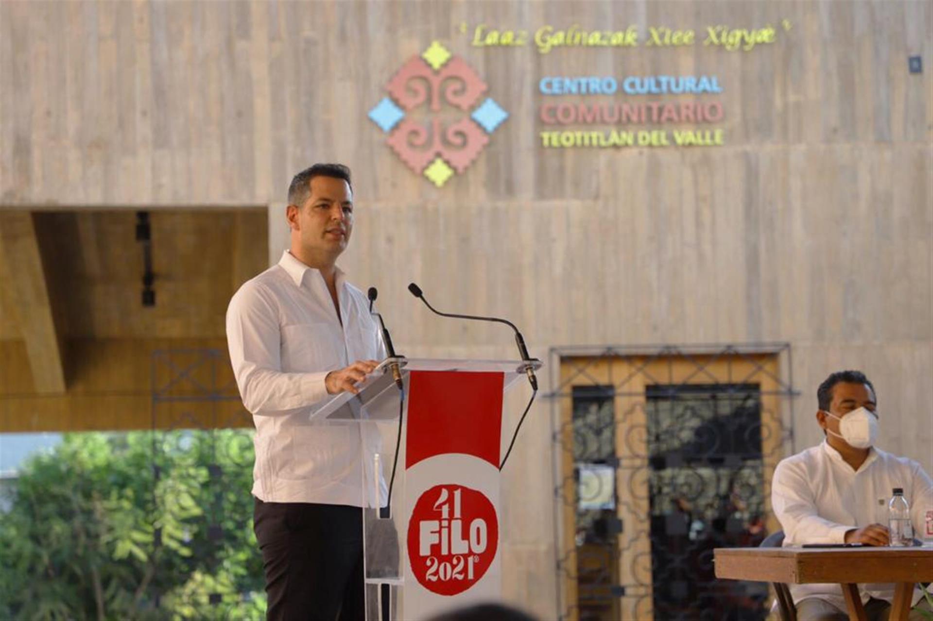 Encabeza Murat Hinojosa inauguración de la 41 edición de la FILO en el Centro Cultura Comunitario de Teotitlán del Valle