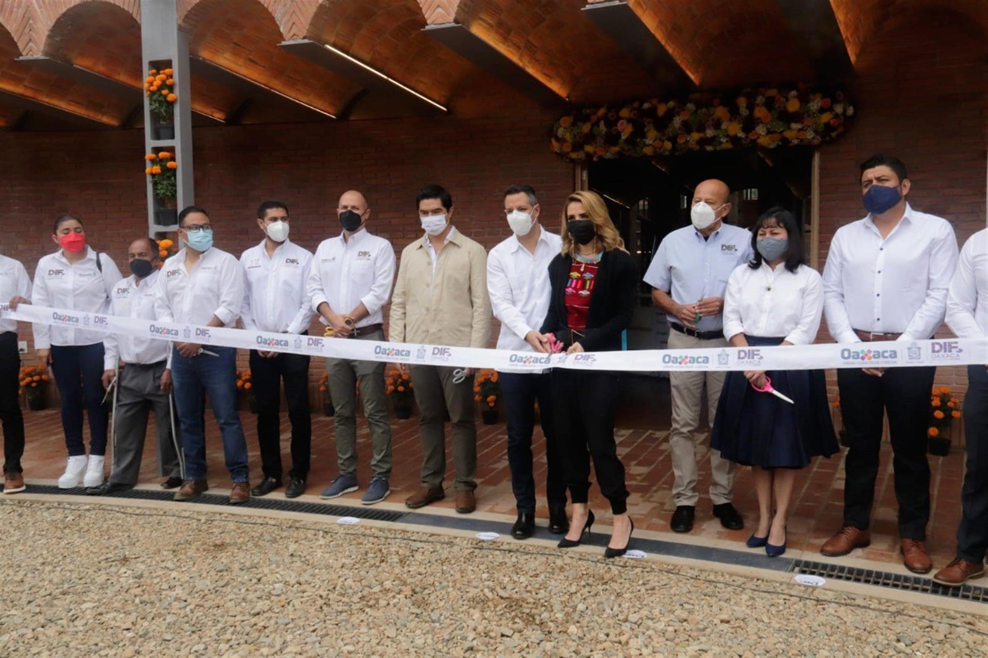 Inaugura Gobierno del Estado “Casa Loro”, espacio para adolescentes de los centros de asistencia social del DIF Oaxaca