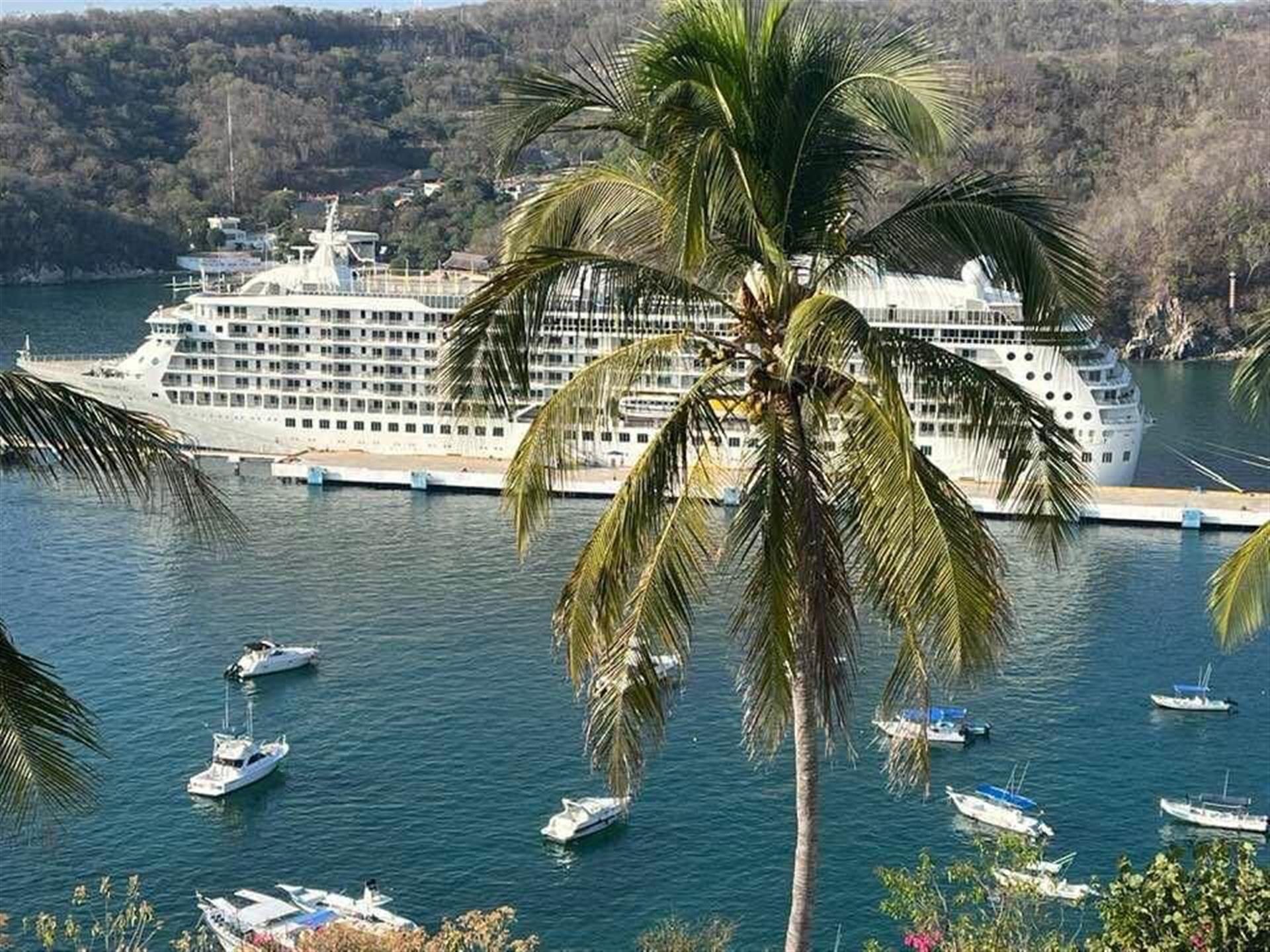 Turismo de cruceros se reactiva en Bahías de Huatulco