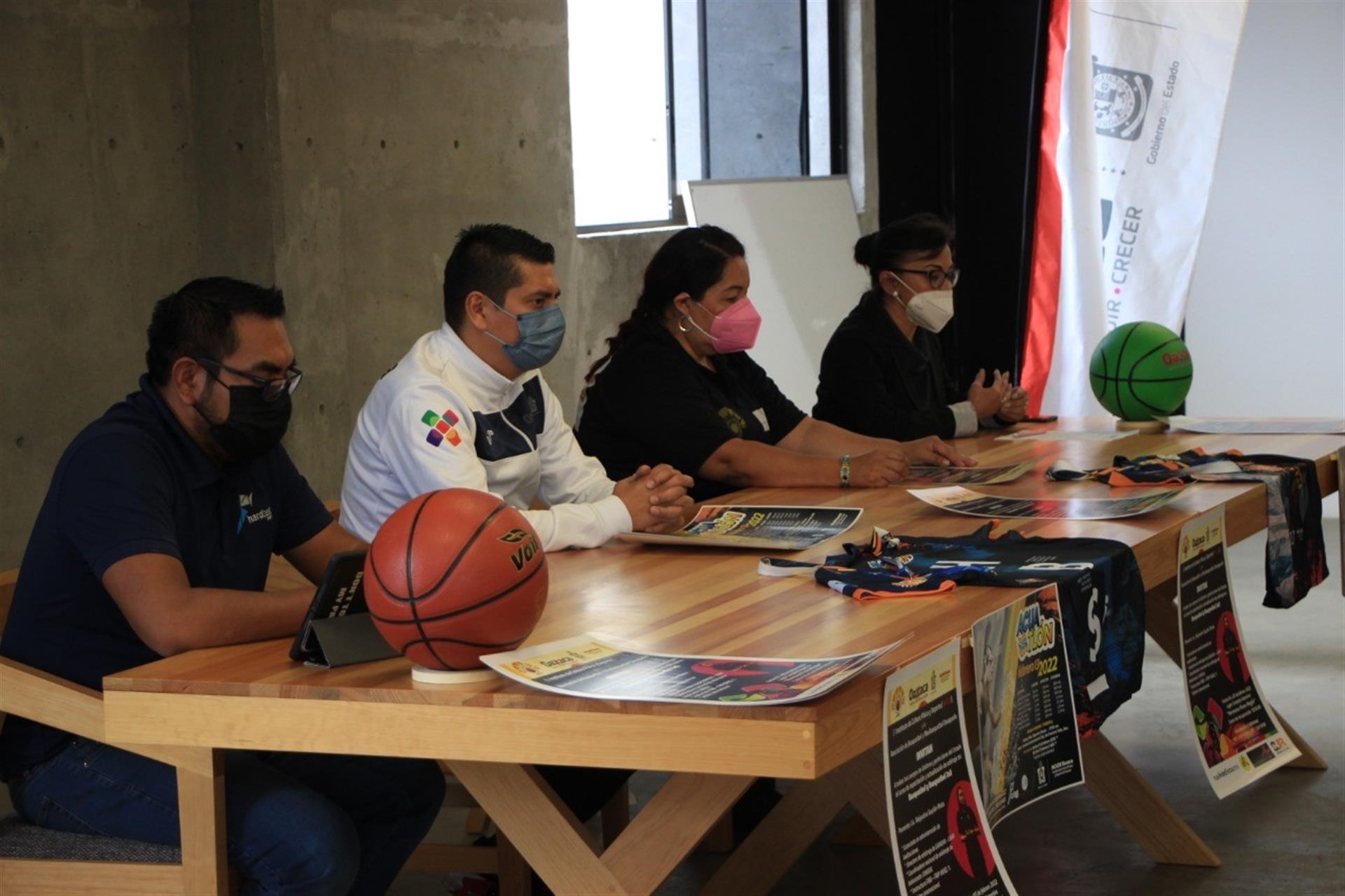 Presentan la clínica de basquetbol y acuatlón del mes de febrero