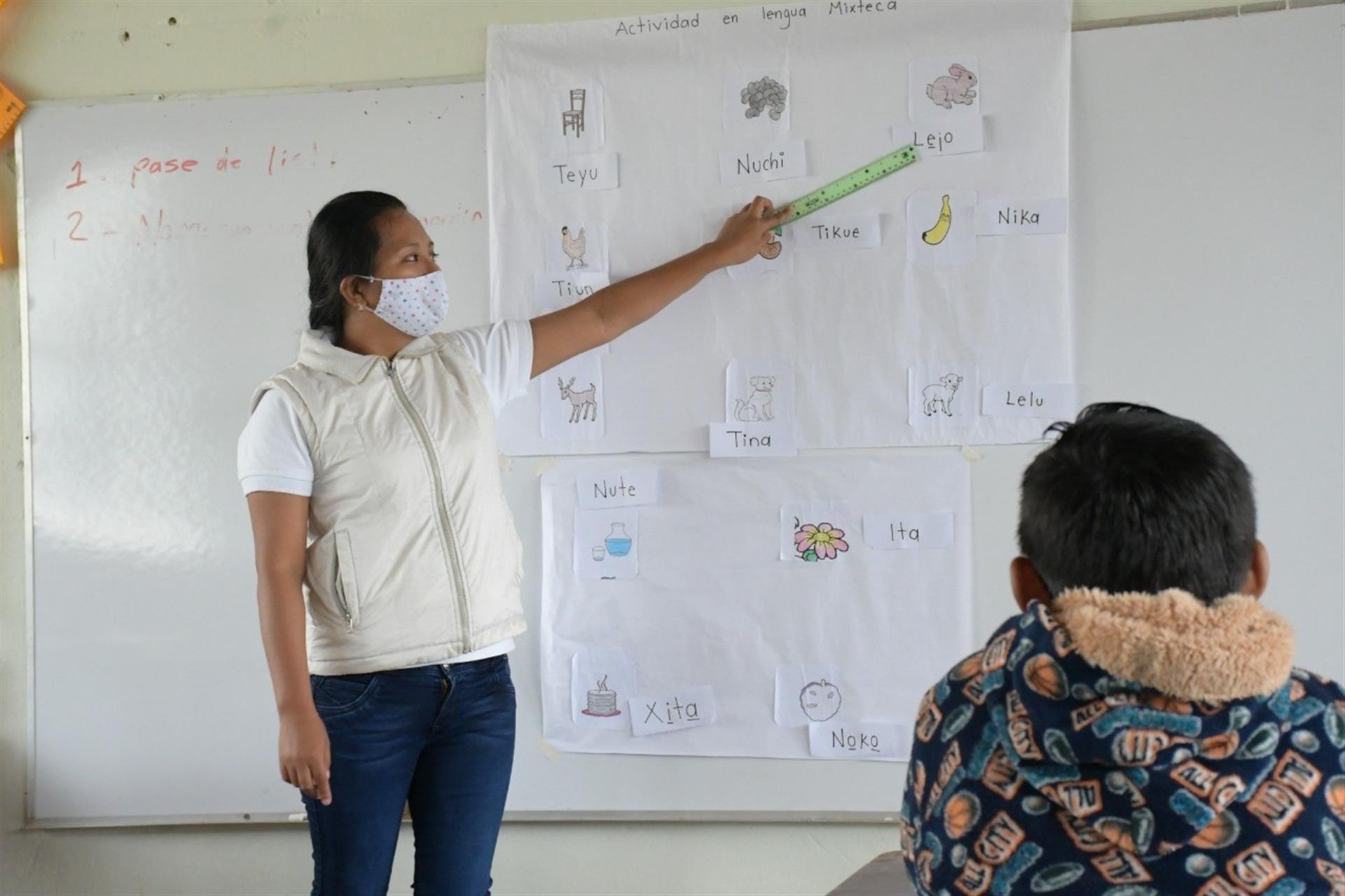 Contribuye IEEPO en la revitalización de las lenguas indígenas en la Educación Básica