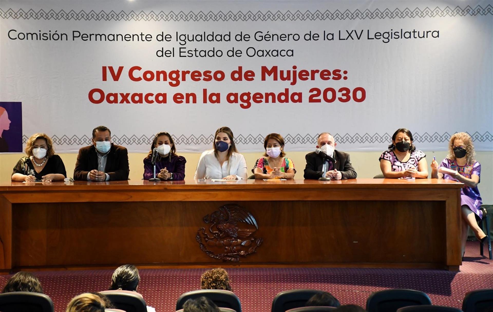 Conversan en Congreso para definir agenda legislativa con perspectiva de género