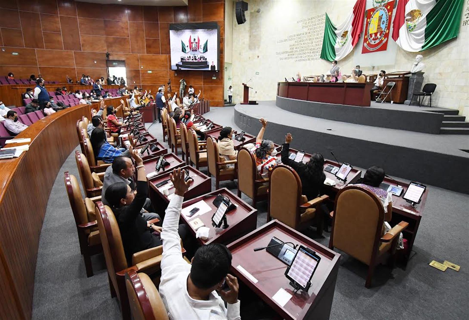 Autoriza Congreso cambio de autoridades en Loma Bonita y San Miguel Aloápam