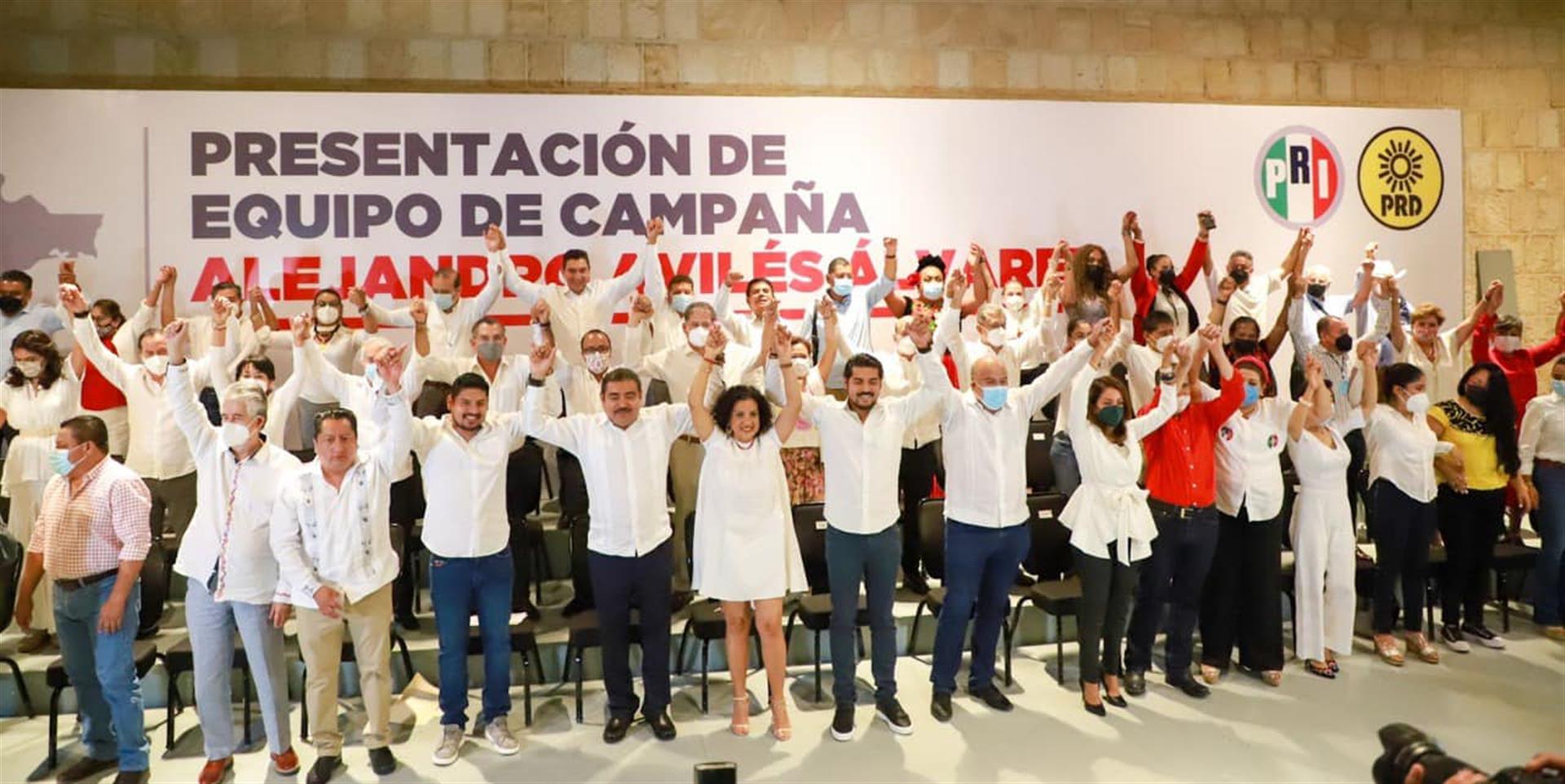 Presentó a su equipo de campaña Alejandro Avilés Álvarez, candidato a la gobernatura de Oaxaca por el PRI-PRD 