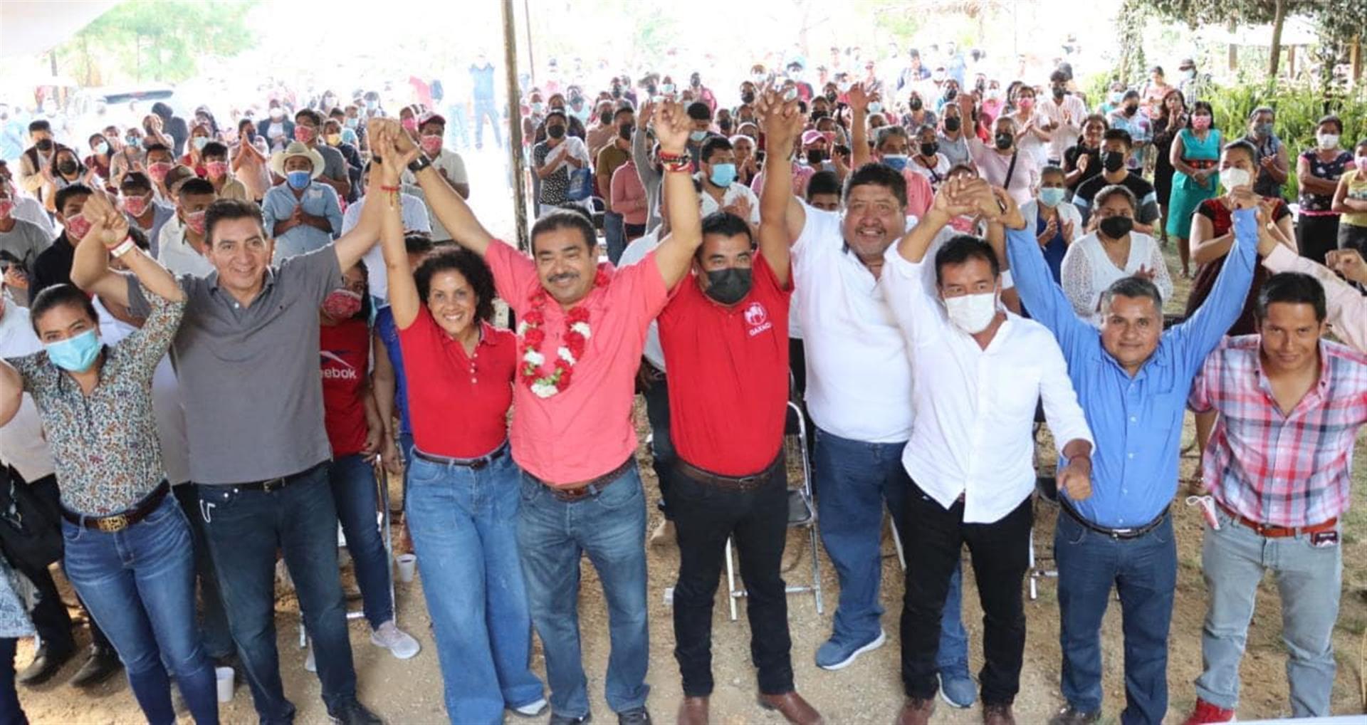 Recibe Santa Catarina Juquila, al candidato Alejandro Avilés Álvarez