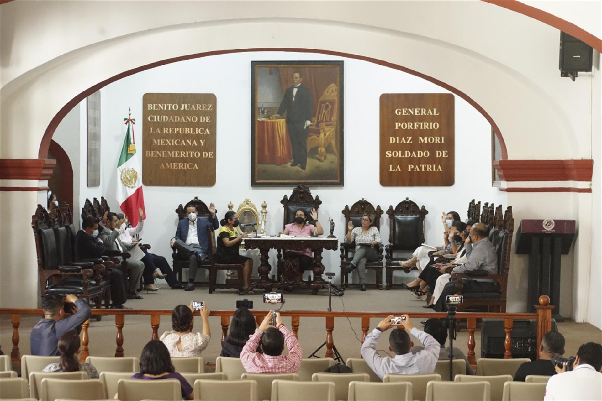 Habilitan calles de la capital para estacionamiento temporal por motivo de la Guelaguetza.