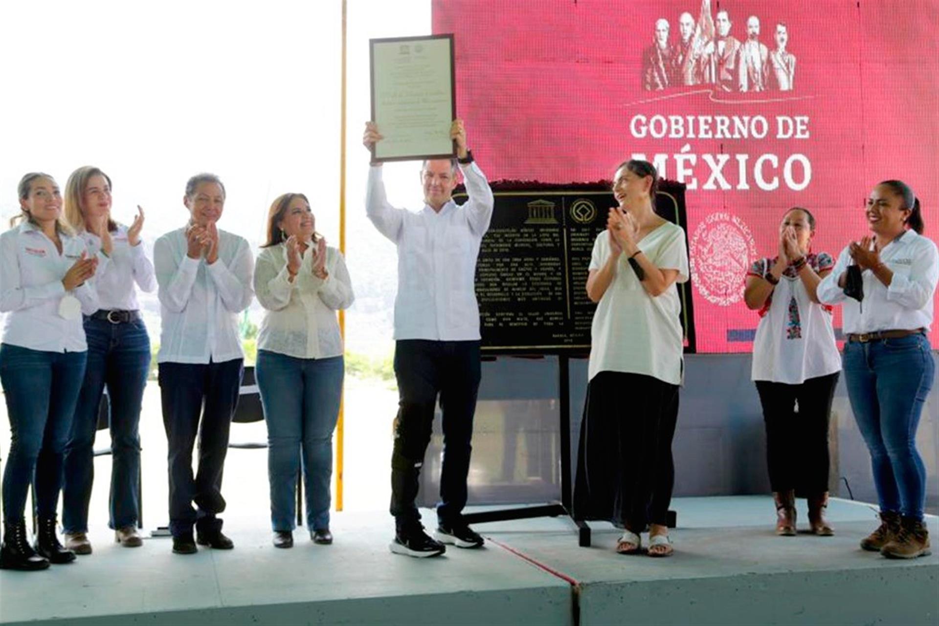 Entrega el Gobierno de México a la comunidad del Valle de Tehuacán-Cuicatlán el certificado de la inscripción en la Lista del Patrimonio Mundial