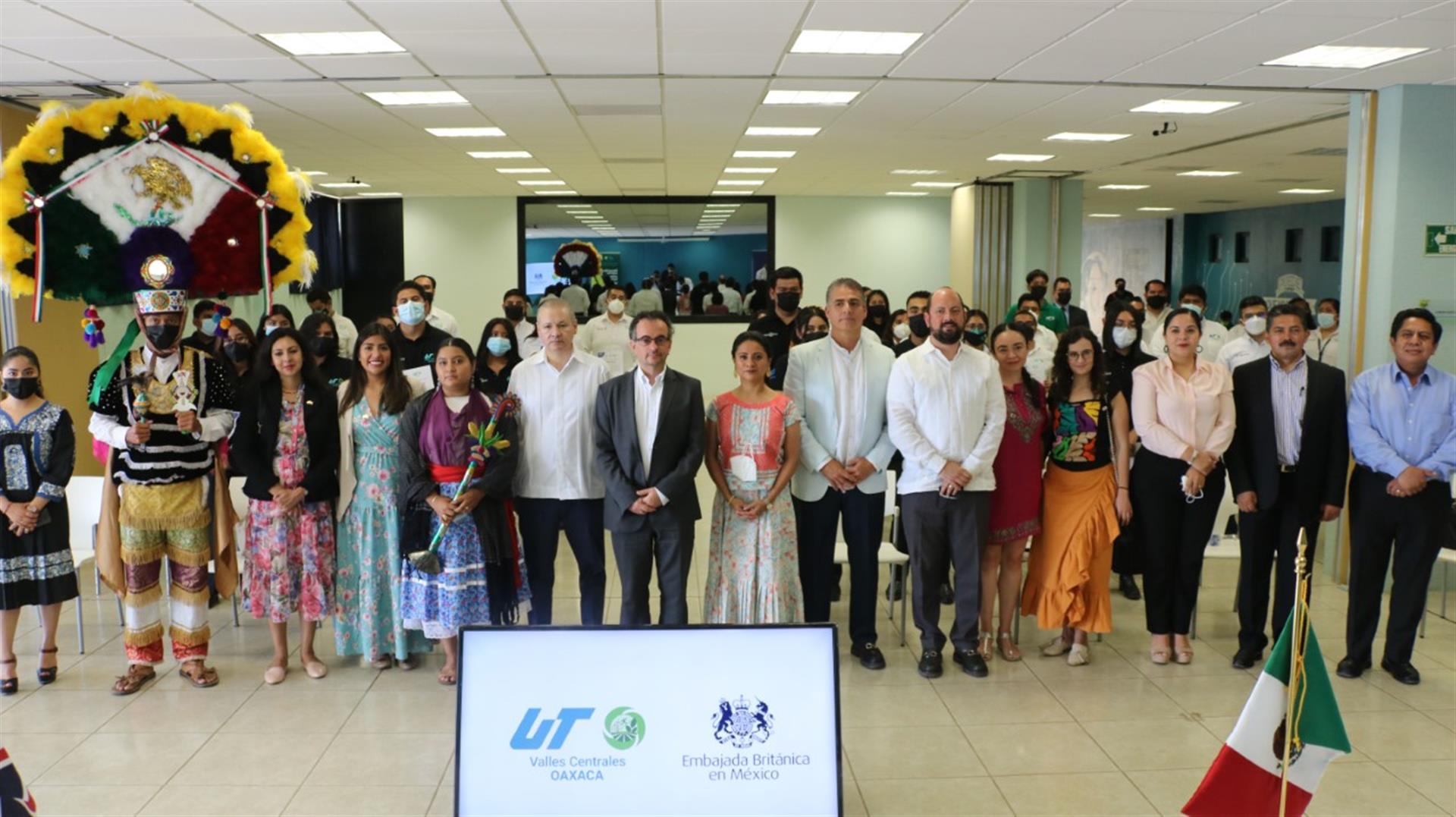 Inaugura Embajador de Reino Unido y el Gobierno de Oaxaca Aula STEM de la UTVCO y lanzan la Convocatoria Chevening