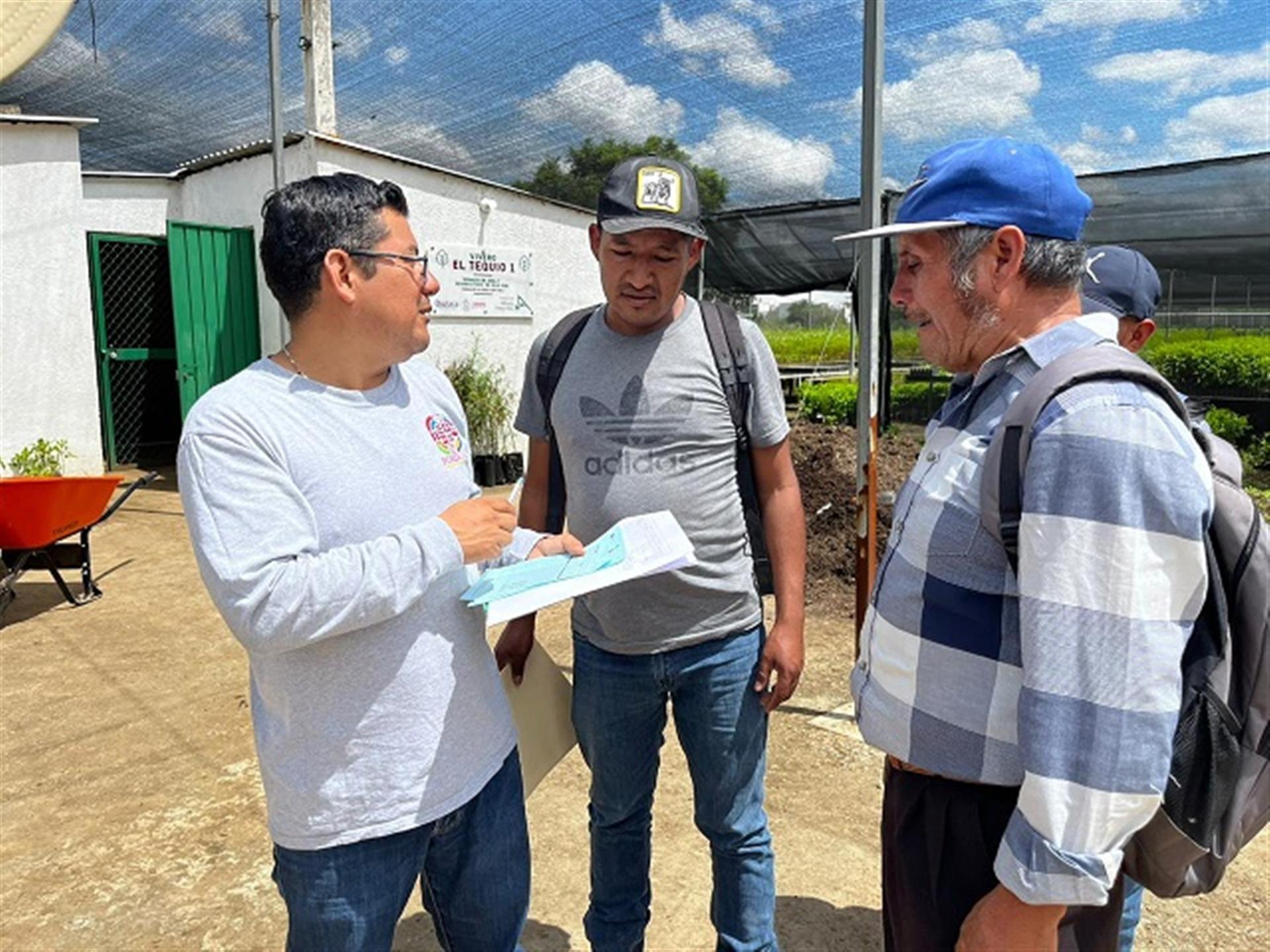 Entrega Coesfo vales para canje de plantas con fines de reforestación   