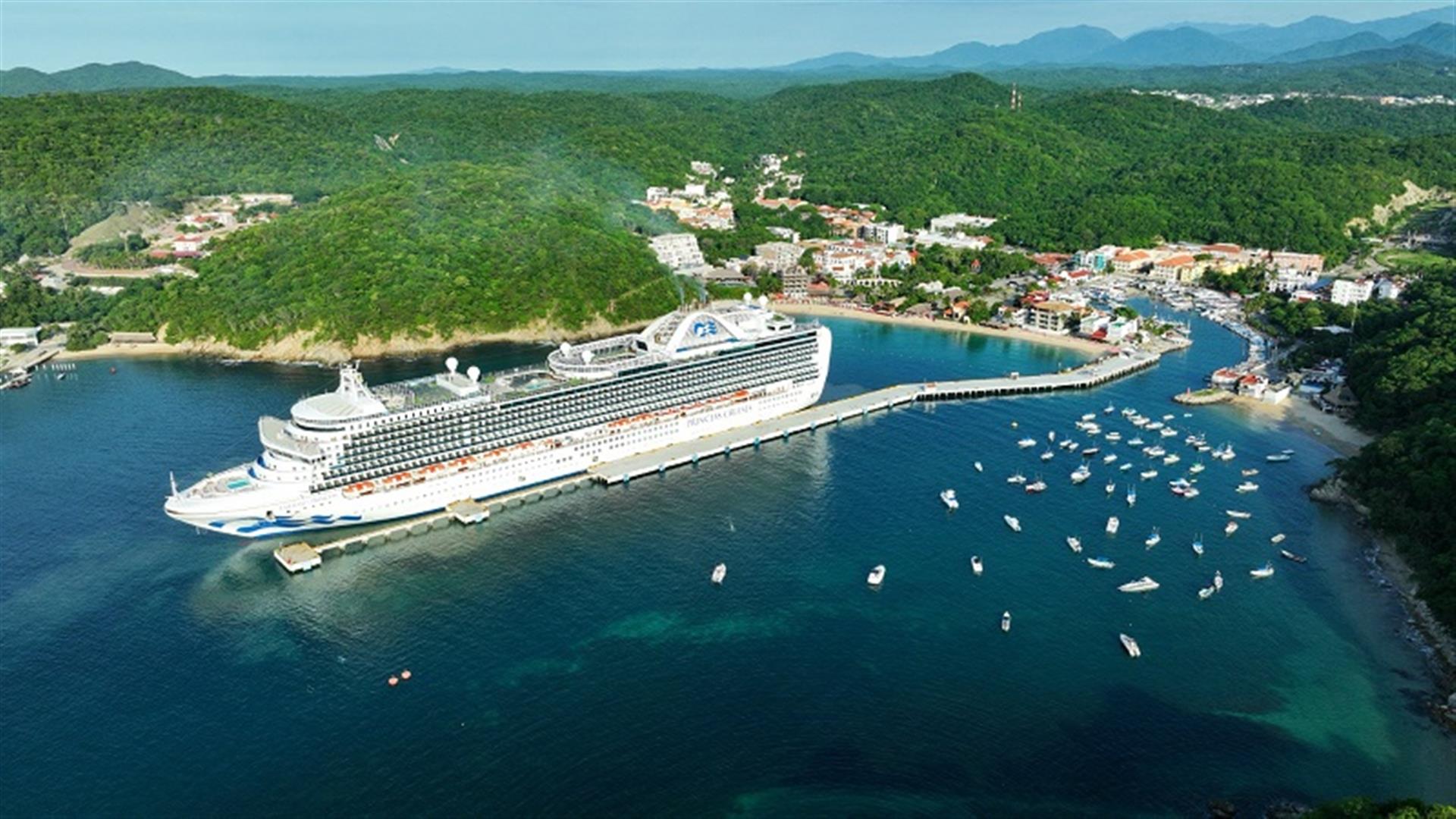 Derrama superior a 3 mdp por arribo del primer crucero de la temporada 2023-2024 en Huatulco: Sectur