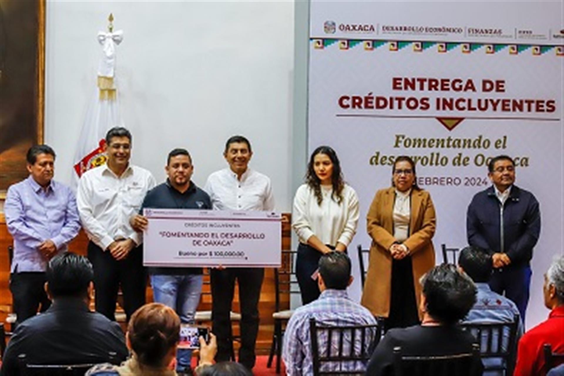 Con Créditos Incluyentes beneficia Gobierno del Estado a personas emprendedoras y con actividades económicas