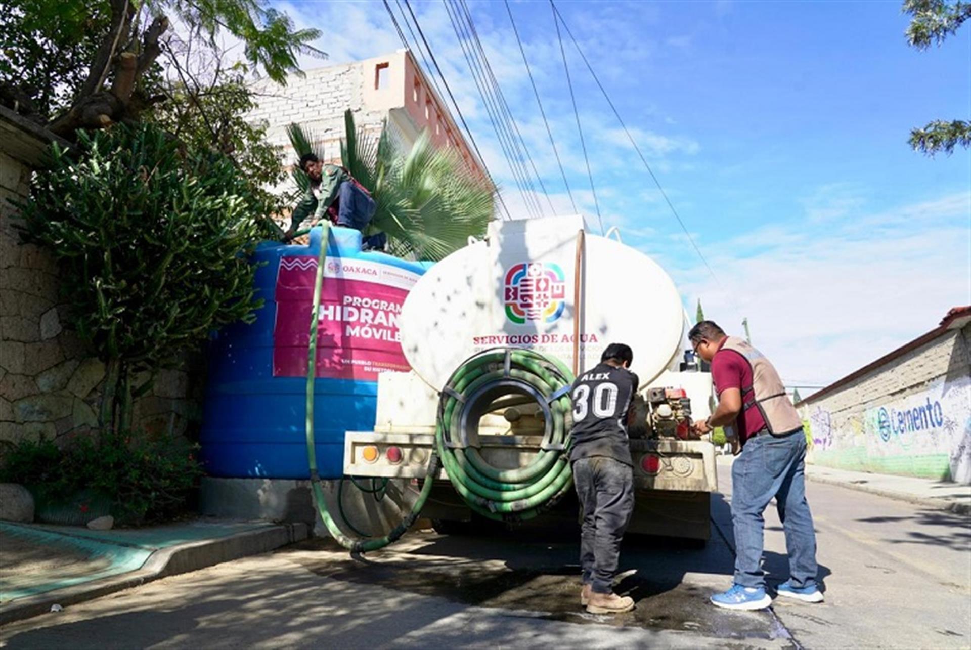 Instala Soapa 30 hidrantes como acción emergente de abastecimiento de agua