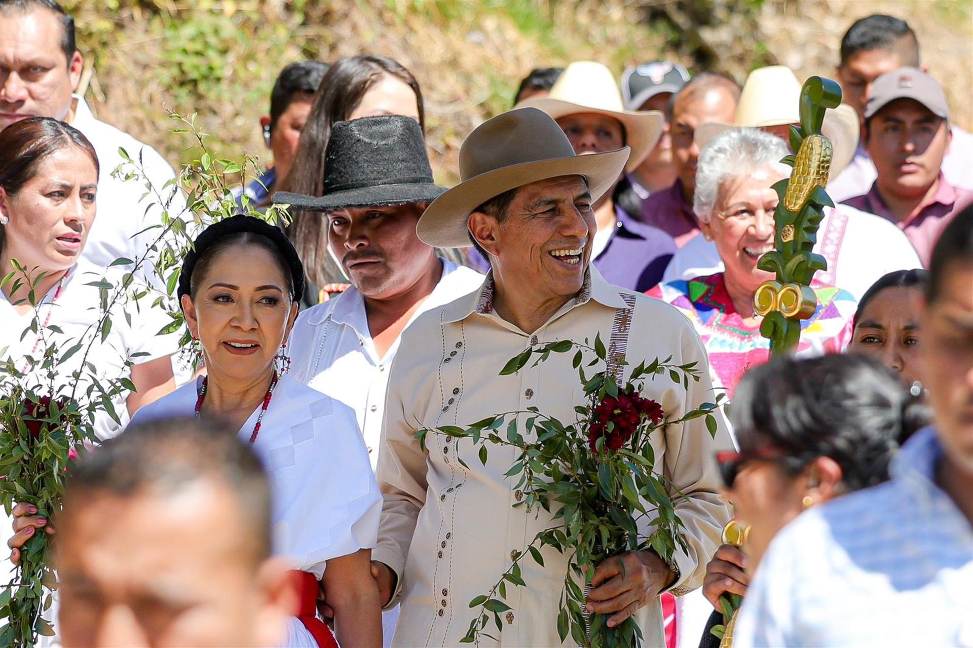 Pueblos de la Sierra de Juárez se hermanan en la segunda edición de la Guelaguetza Serrana