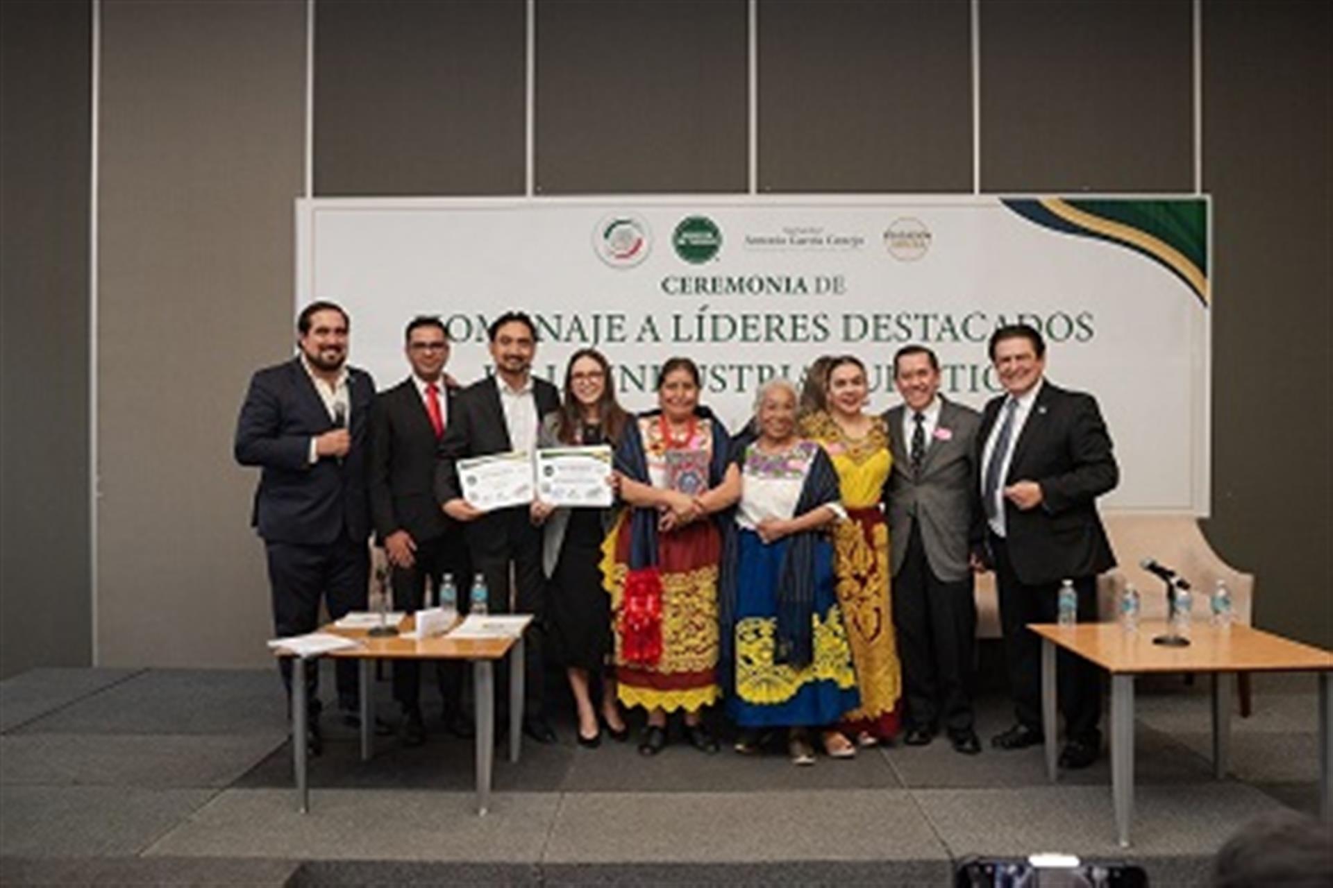 Oaxaca es galardonada por su riqueza cultural en los Premios al Turismo 