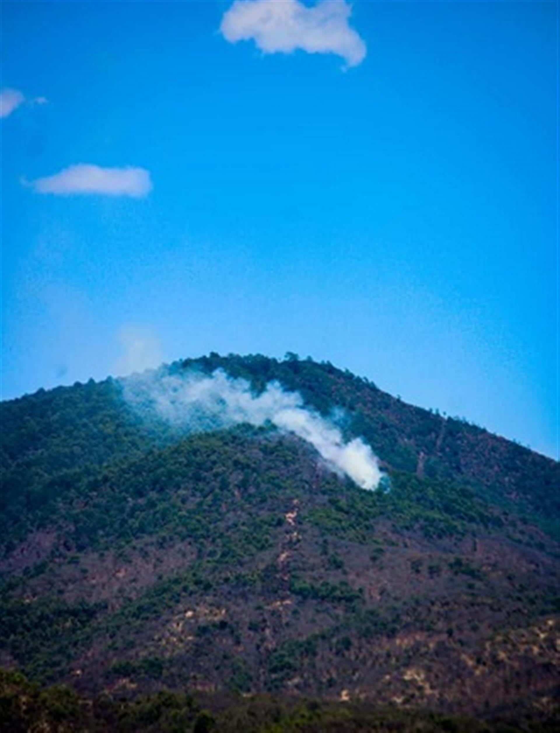 Atienden incendio en San Juan Bautista Guelache   