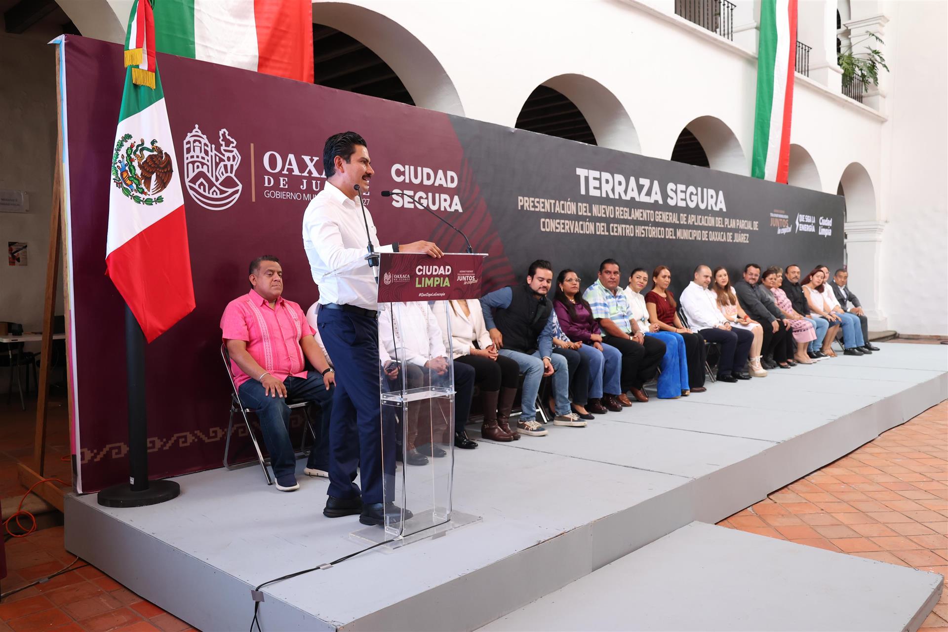 Presentan programa de regularización de terrazas en el Centro Histórico