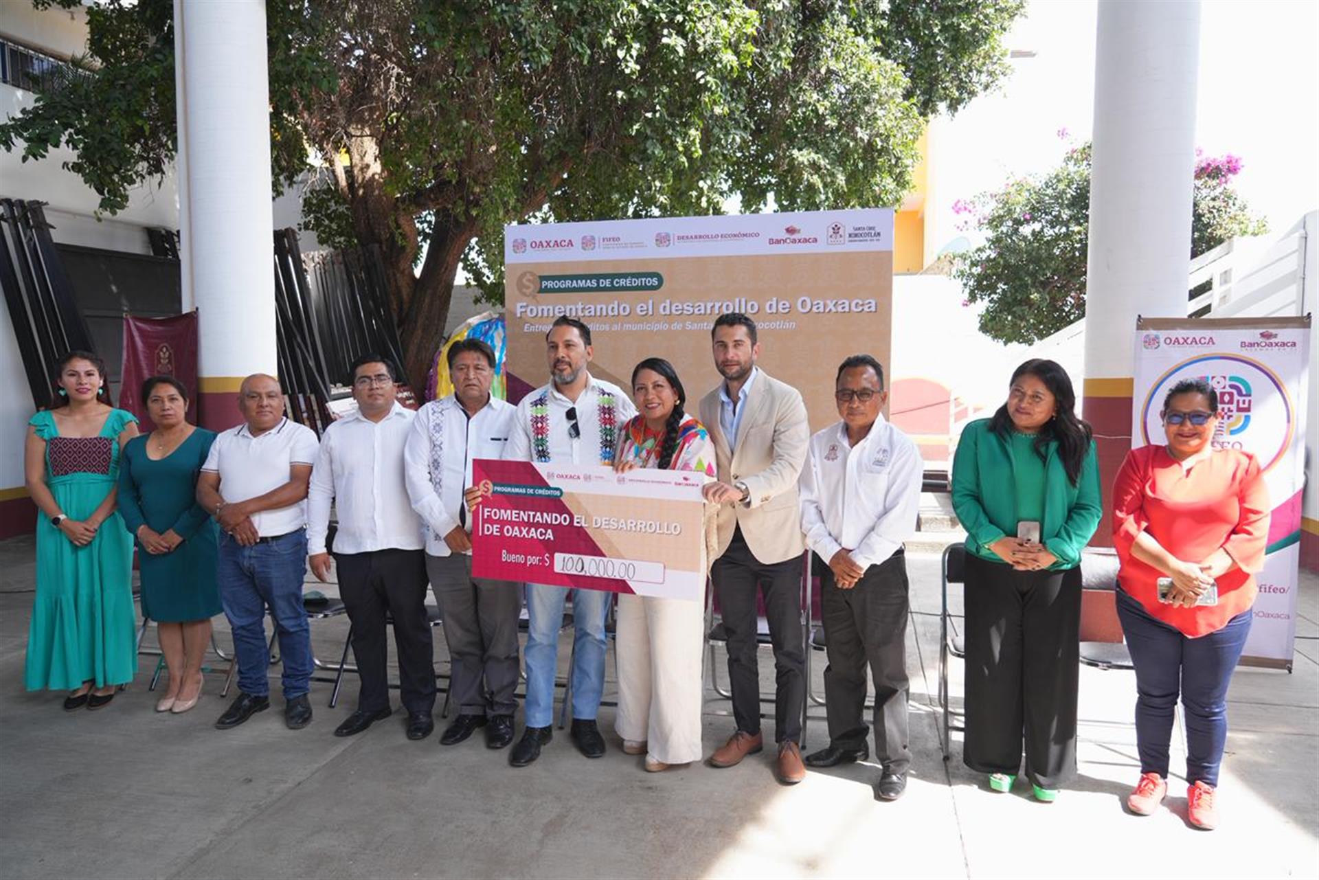 Emprendedores de Xoxocotlán reciben recurso para seguir creciendo