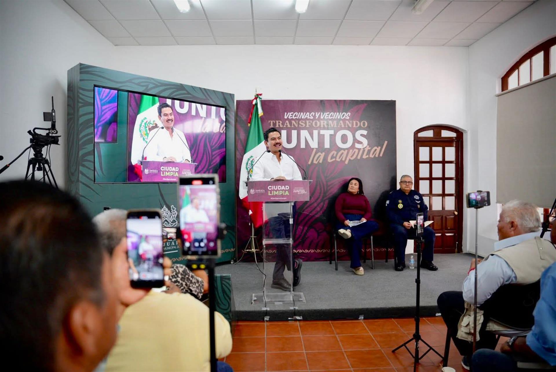 Anuncian próxima construcción del distribuidor vial Monumento a Juárez en Viguera
