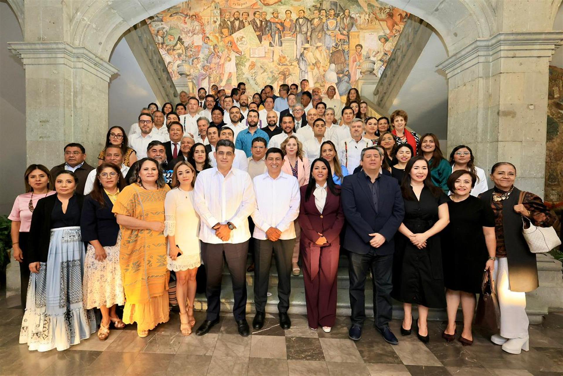 Establece Salomón Jara compromisos con sector empresarial para consolidar a Oaxaca como polo de inversión 