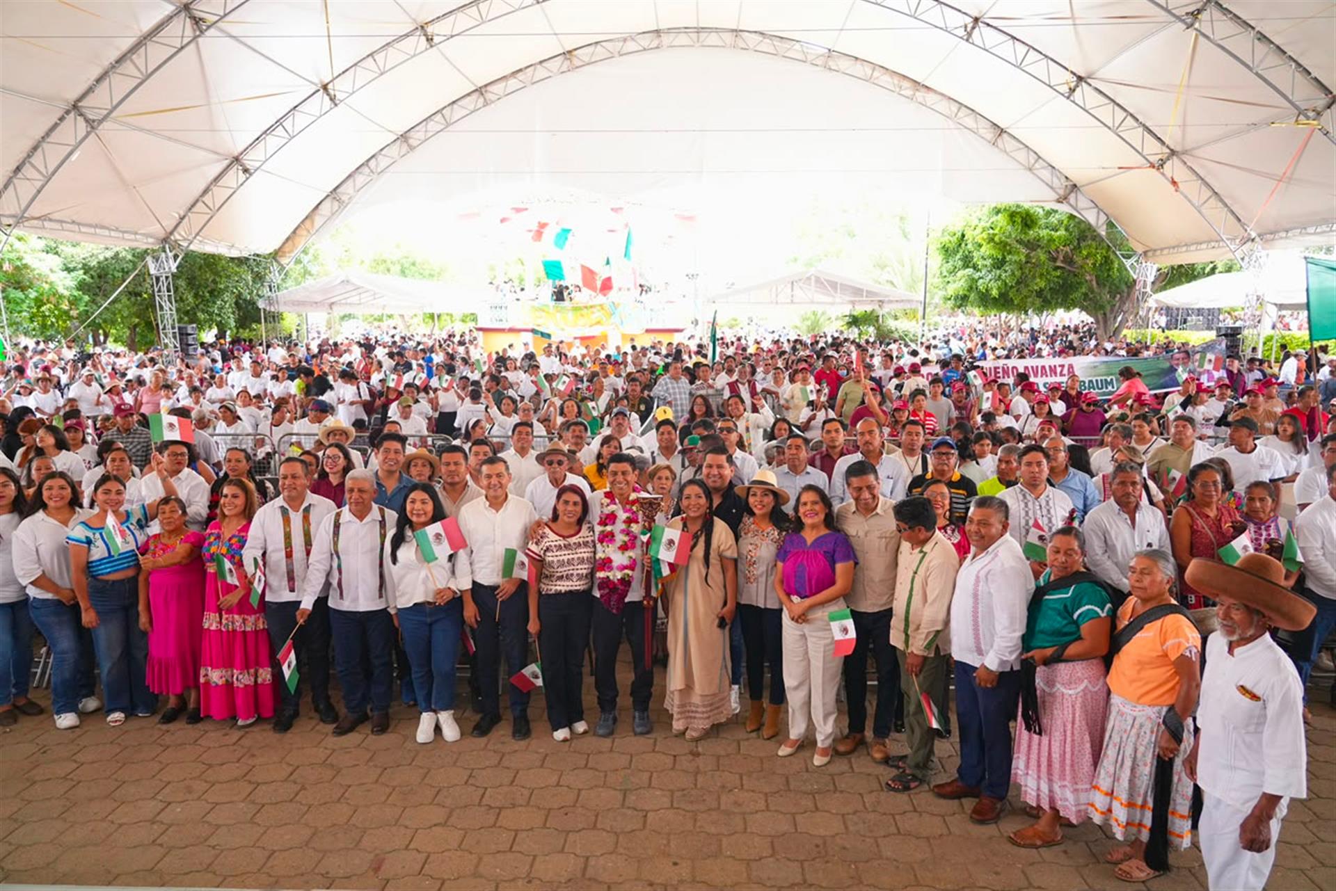 En Xoxocotlán,10 mil personas respaldan defensa de la soberanía nacional